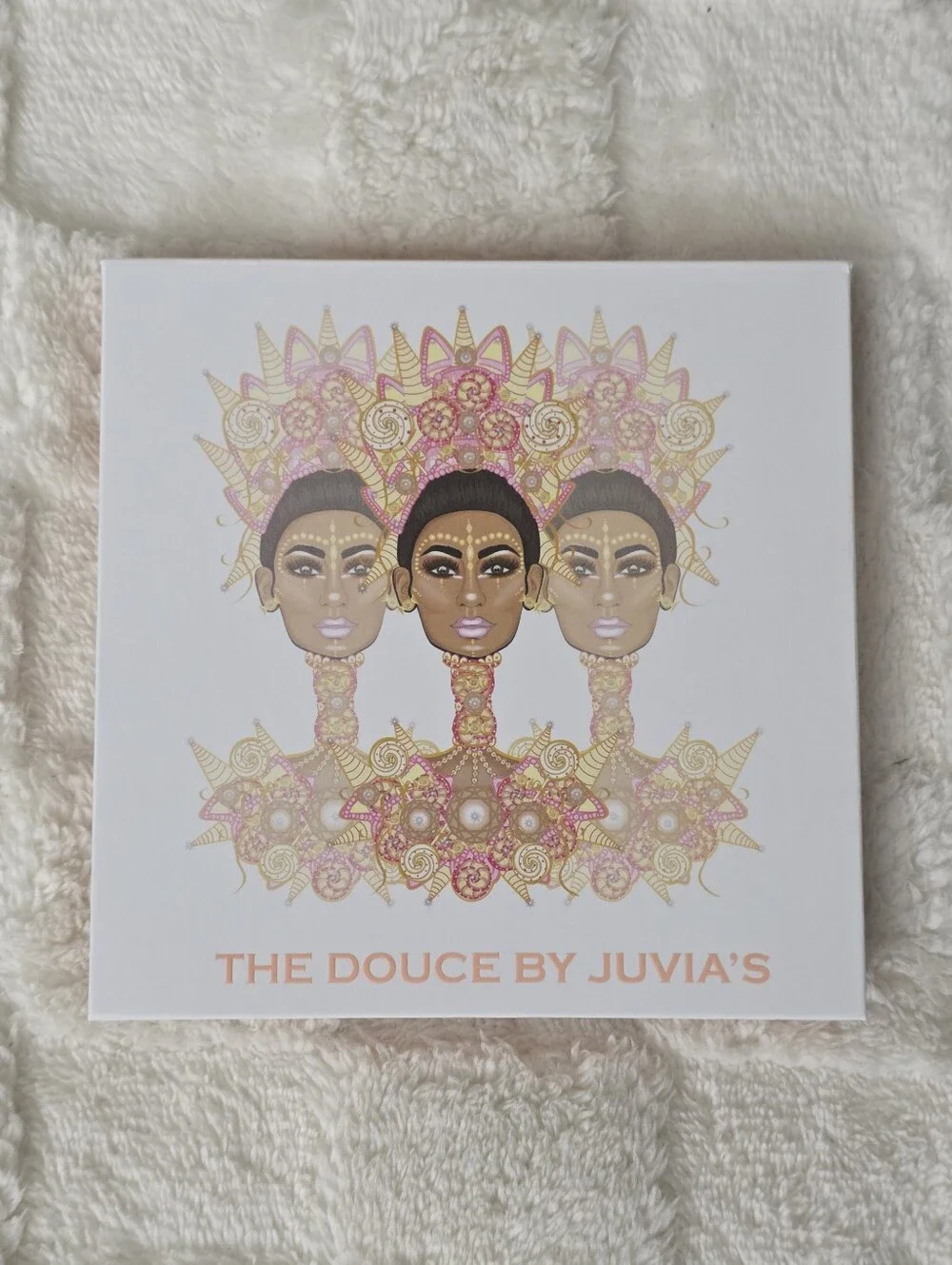 JUVIA'S PLACE THE DOUCE PRESSED POWDER EYESHADOW PALETTE NWOB